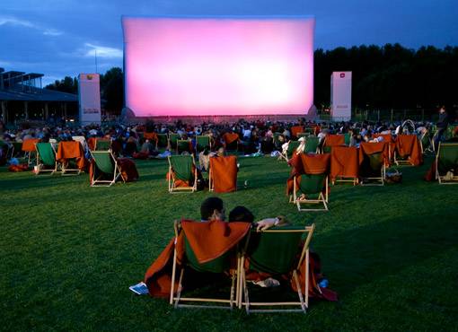 Outdoor cinema in Paris with Hejorama
