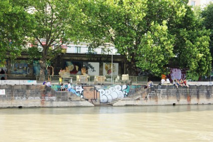 Chill out at Danube Canal