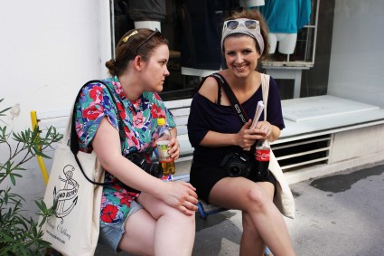 Pretty travelgirls as Nina (Travelettes) and Yvonne (Just Travelous)